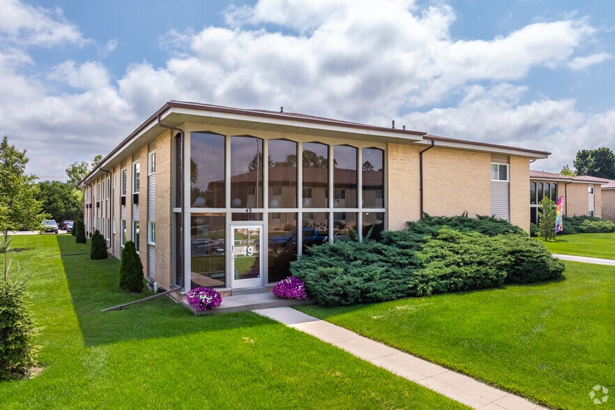 Primary Photo - Lake Pointe Apartment Homes