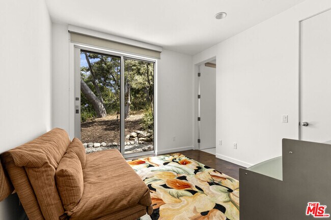 Building Photo - 1500 Rustic Ln