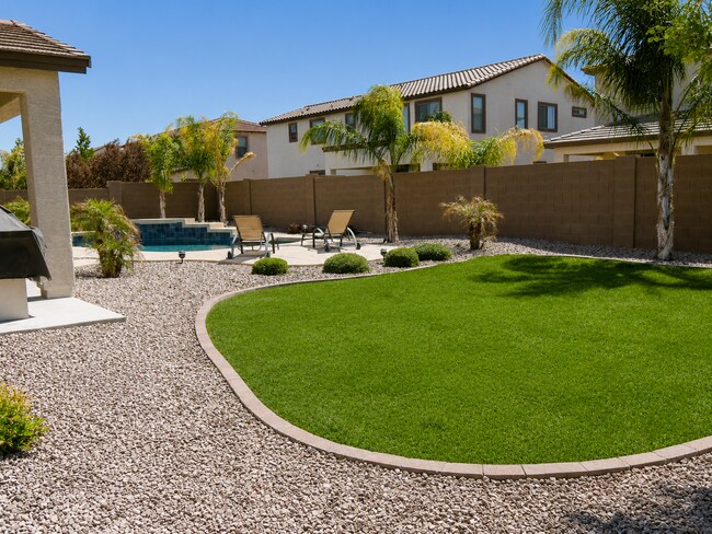 Building Photo - Spacious 5-Bedroom Gilbert Home with a Sparkling Pool!