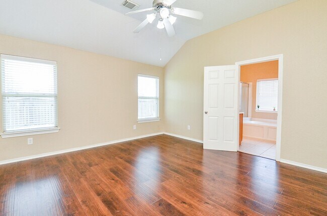 Building Photo - 6419 Bennington Springs Dr