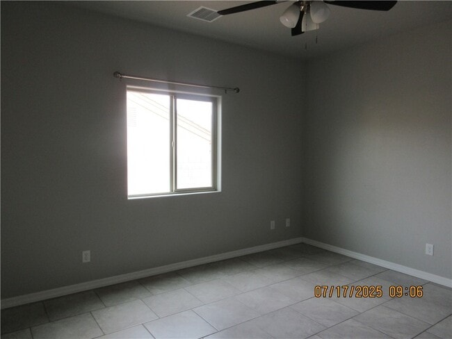 Building Photo - 3555 N Kenneth Rd