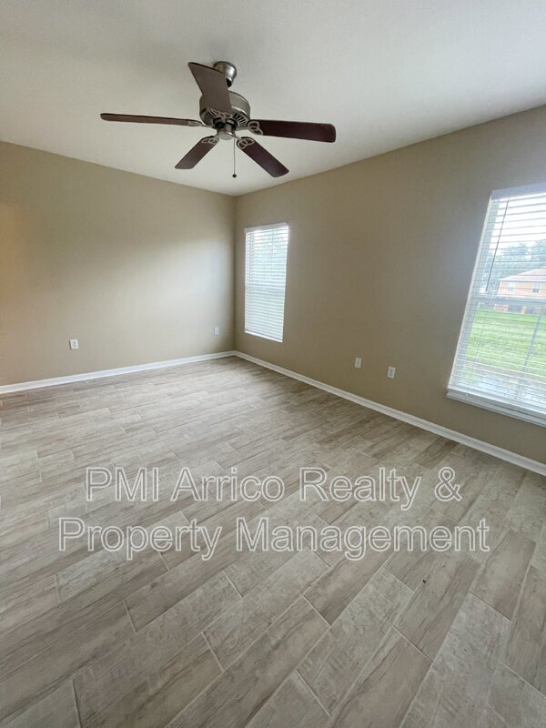 Building Photo - 10840 Johanna Ave