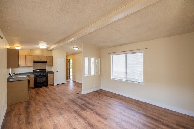 Building Photo - North Oakland Gem!