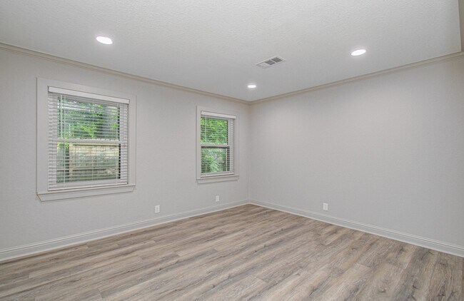 Building Photo - 1801 Benbow Wy