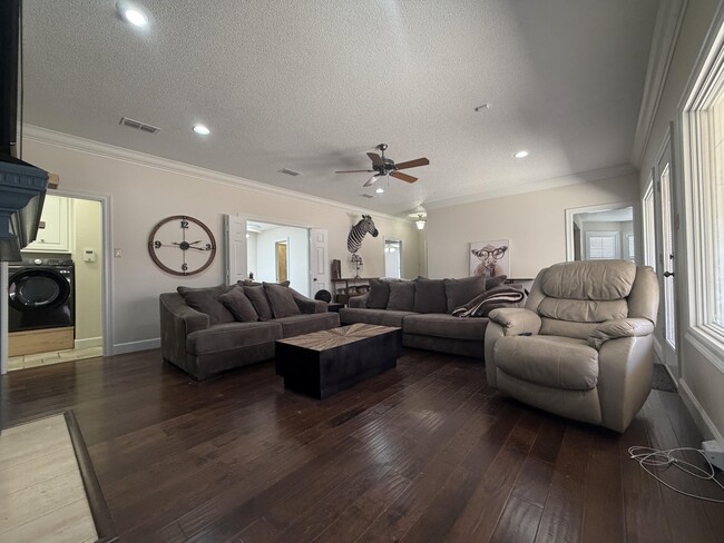 Building Photo - 4103 101st St