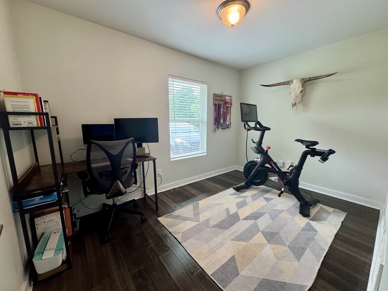 Office/Bonus Room - 5307 Wellington Dr