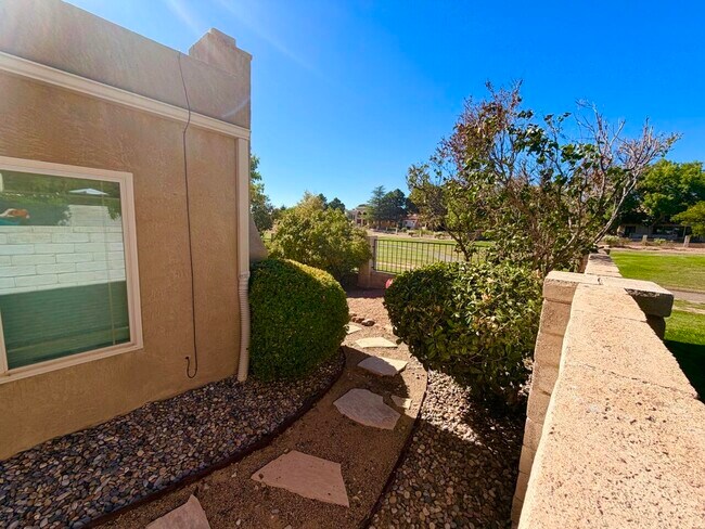 Building Photo - 9747 Village Green Dr NE