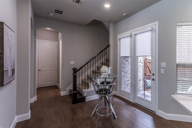 Building Photo - Location!! 2018 house, refrigerator provided! Dont miss this sweet home!