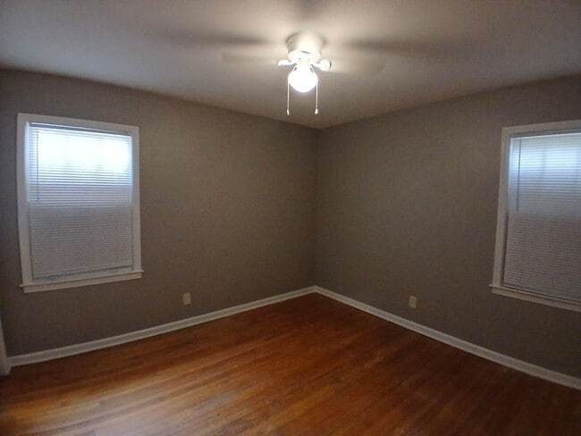Building Photo - Newly Renovated Home in Parkway Village  - Open To Section 8