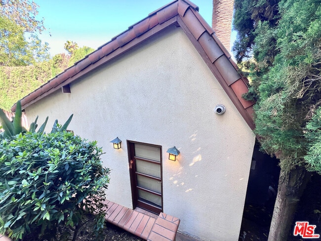 Building Photo - 6640 Whitley Terrace