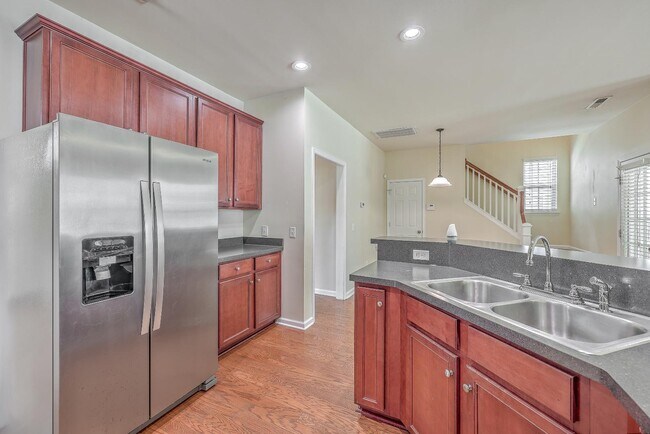 Building Photo - 230 Cameron St