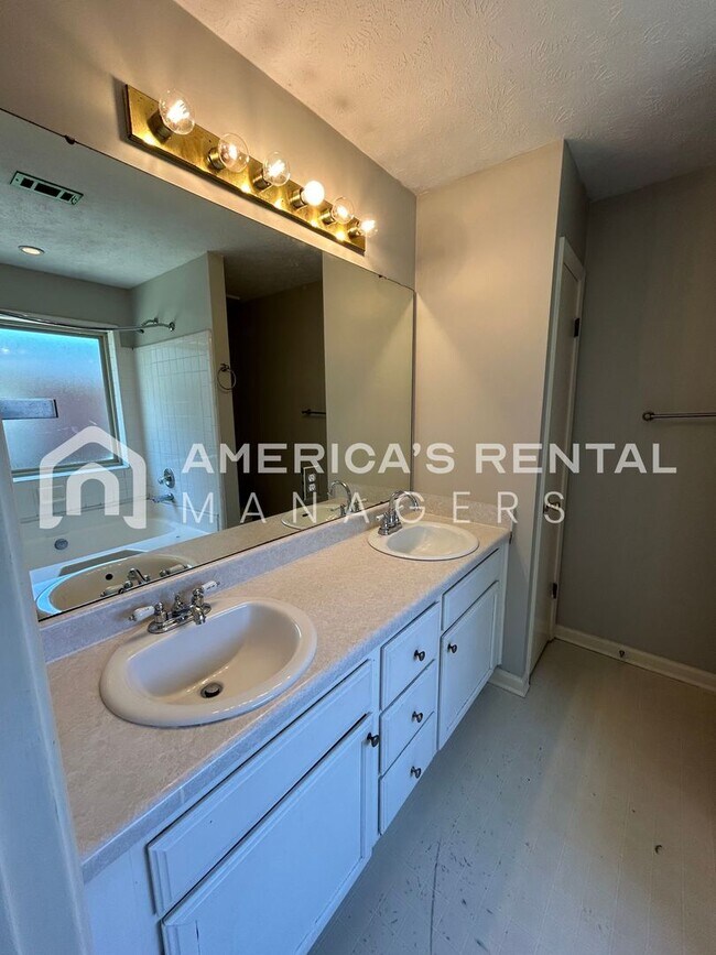 Building Photo - Home for rent in Montgomery!!! Available NOW!!!