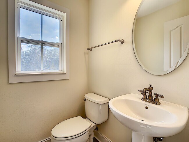 Building Photo - BEAUTIFULLY UPDATED 2 BED, 2.5 BATH CONDO IN WILLOWBROOK WITHIN LAKEWOOD RANCH