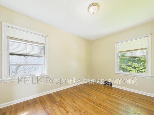 Building Photo - 1274 Collinwood Ave