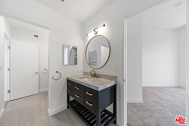 Building Photo - 1100 Wilshire Blvd