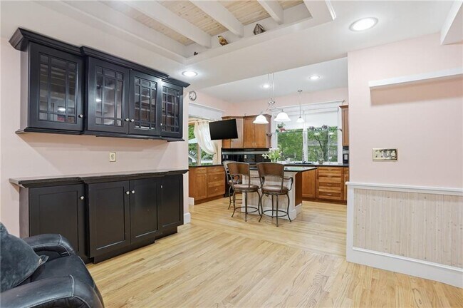 Building Photo - 97 Kenson Dr