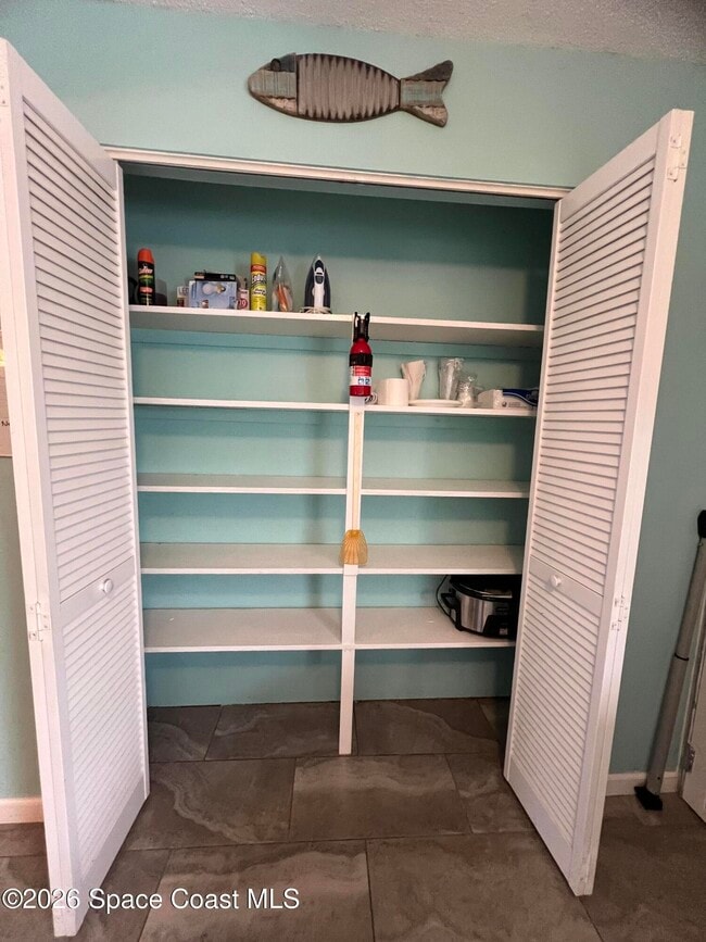 Building Photo - 190 E Olmstead Dr