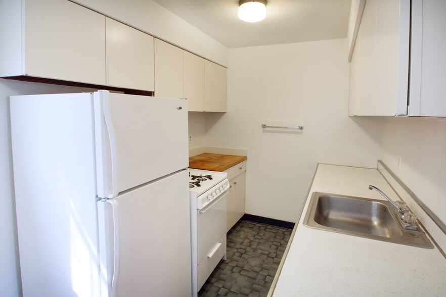 Building Photo - 600 Allenby Ave