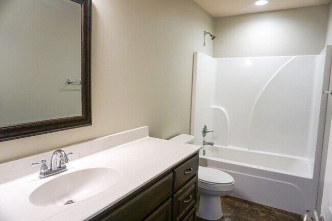 Building Photo - 233 CR 416