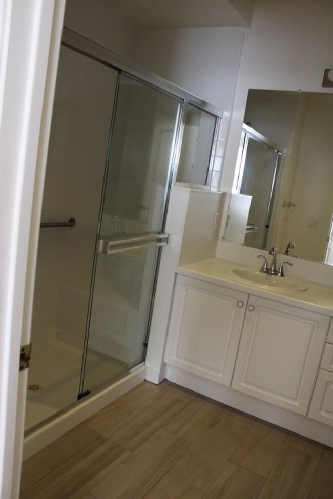 Building Photo - Westside San Mateo Condo  Corte Bella