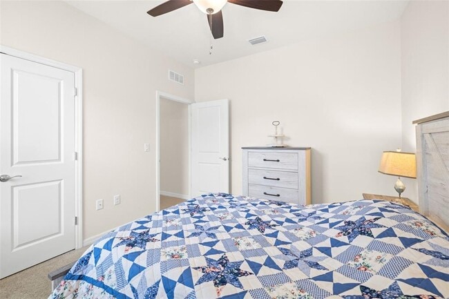 Building Photo - 13562 Paddington Wy