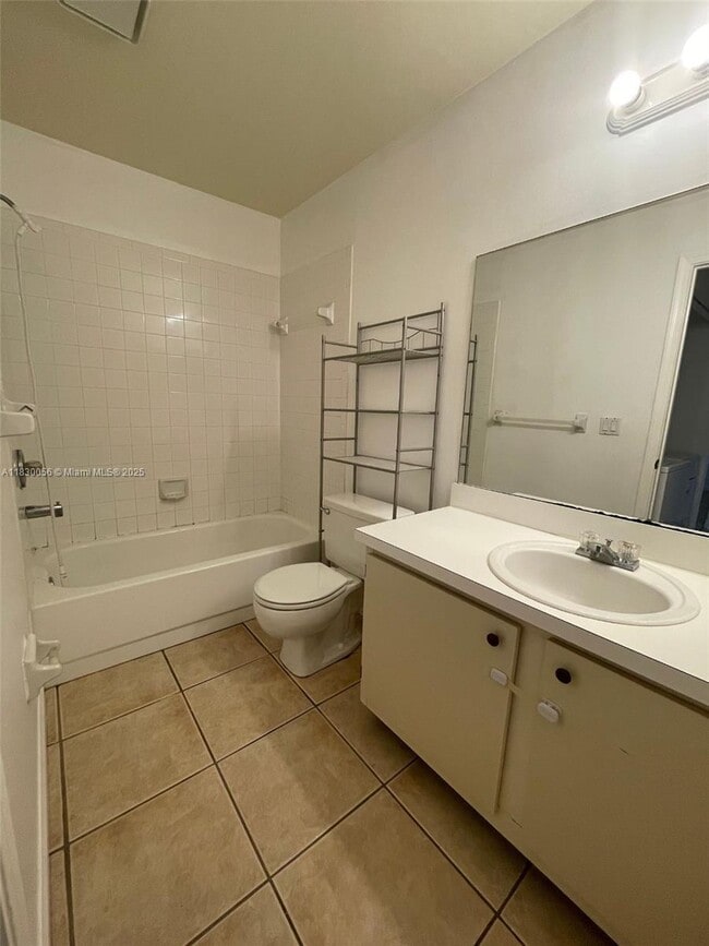 Building Photo - 493 Hardwood Pl