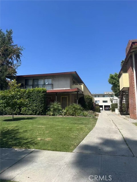 Primary Photo - 415 S El Molino Ave