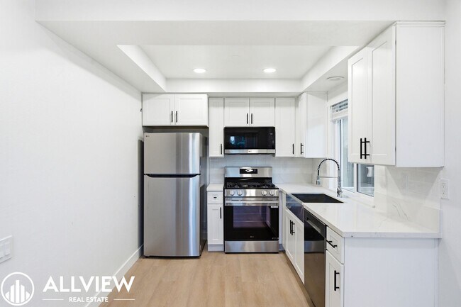 Building Photo - 16781 Bardon Ln