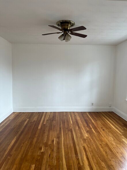 Building Photo - 196 Reservation Rd