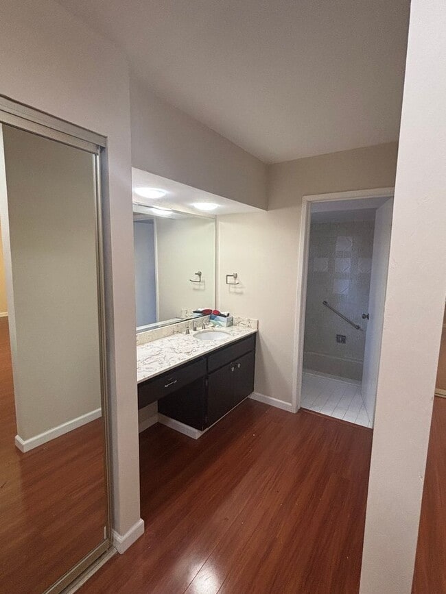 Building Photo - Lovely 3-Bedroom, 2-Bath Home in Desirable...