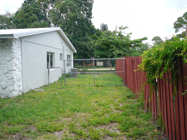 Building Photo - 1709 Coronado Ave