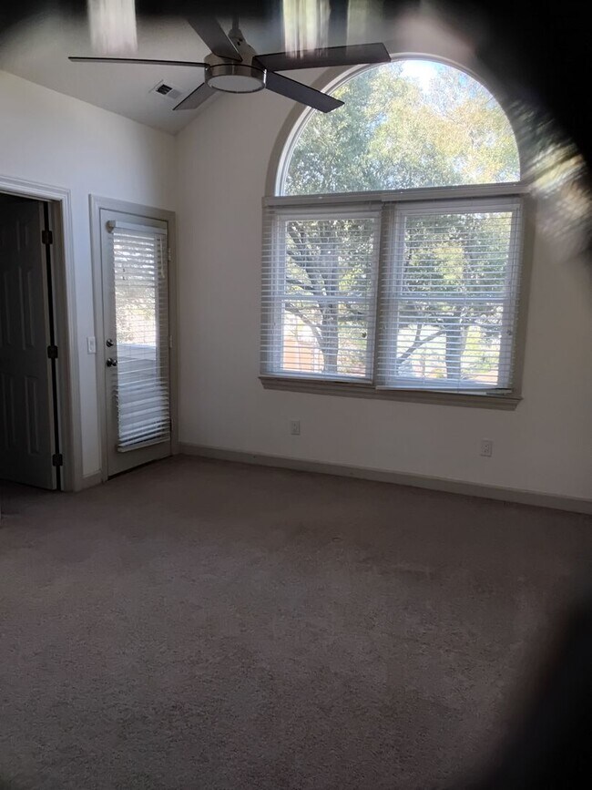 Building Photo - Beautiful remodeled home in Emerald Isle