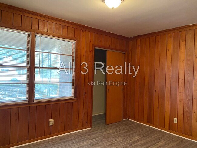 Building Photo - 3719 Bridlewood Dr