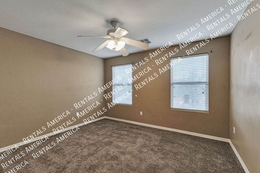 Building Photo - 445 W Corte Planga