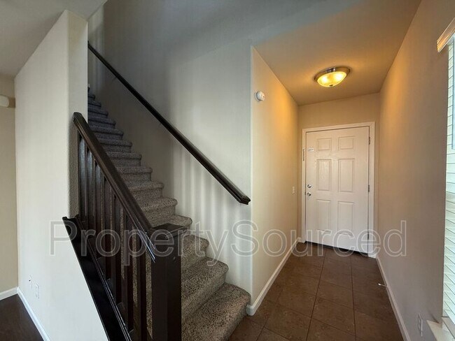 Building Photo - 1447 Hearthsong Dr