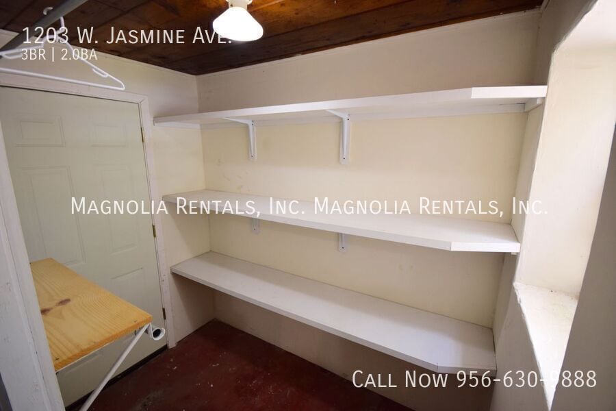 Building Photo - 1203 Jasmine Ave