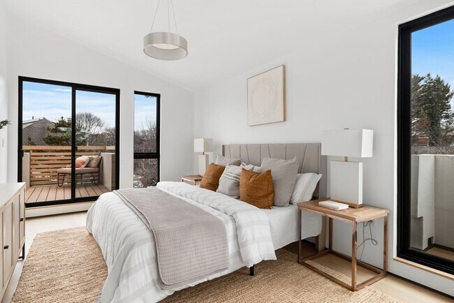 Building Photo - 80 Alpine St