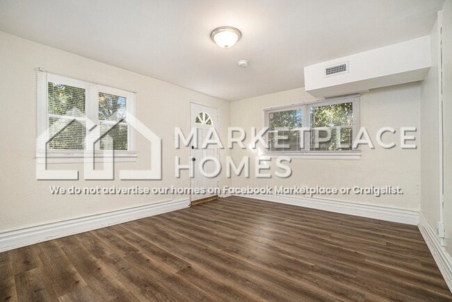 Building Photo - 717 Kalb St SE