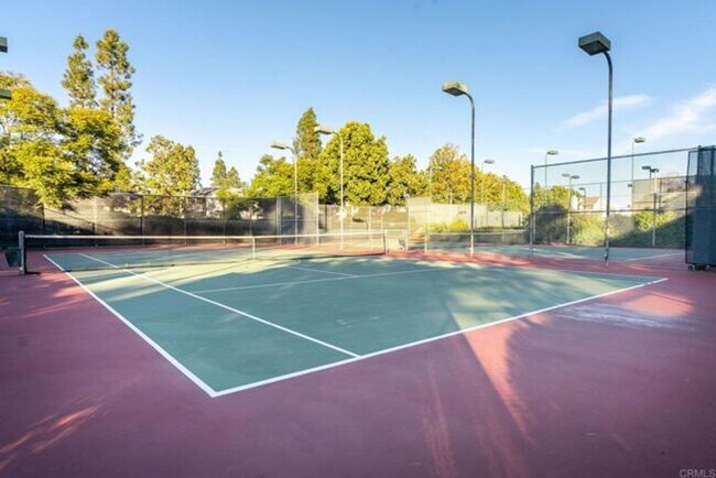Building Photo - Beautifully Furnished 2 Bed/2.5 Bath Townhome in the Desirable Woodlands of La Jolla
