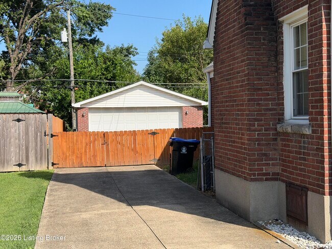Building Photo - 5614 Morrison Ave