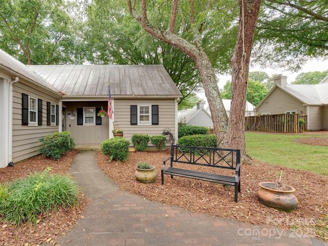 Building Photo - 3806 Selwyn Farms Ln