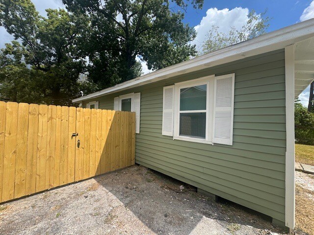 Building Photo - 8829 Kentshire Dr