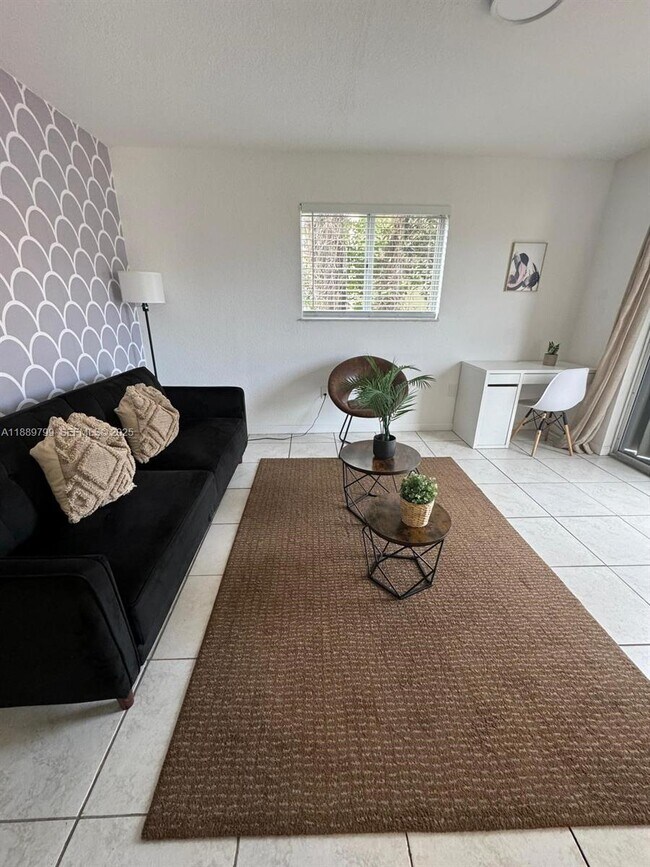 Building Photo - 328 NW 12th Ave