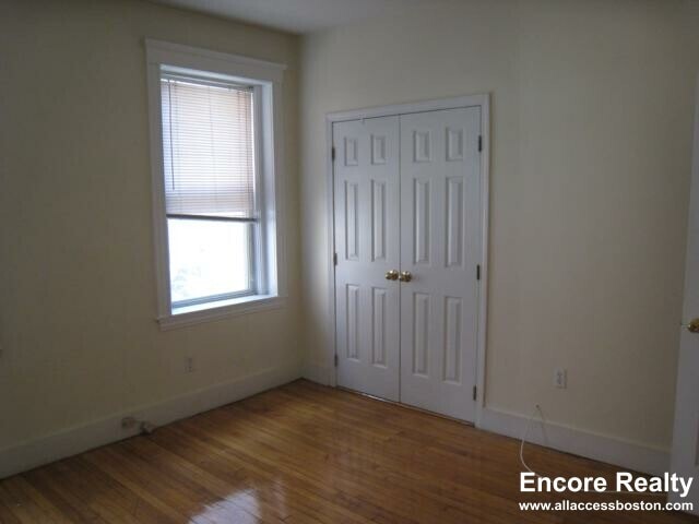 Building Photo - 62 Egmont St