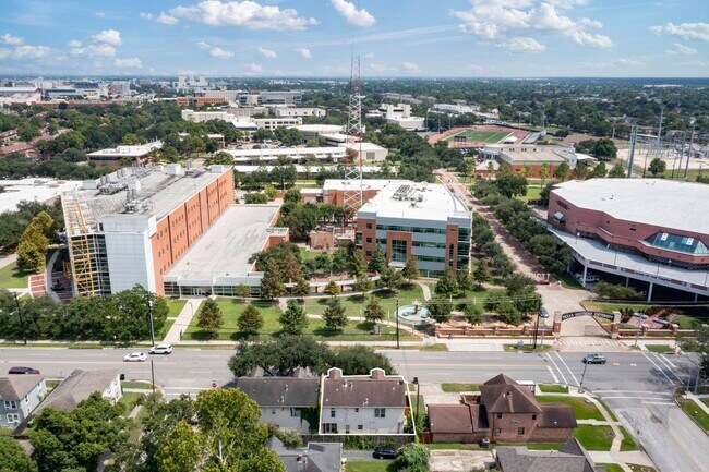 Building Photo - 4306 Ennis St