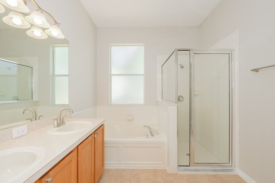 Building Photo - 13499 Teaberry Ln
