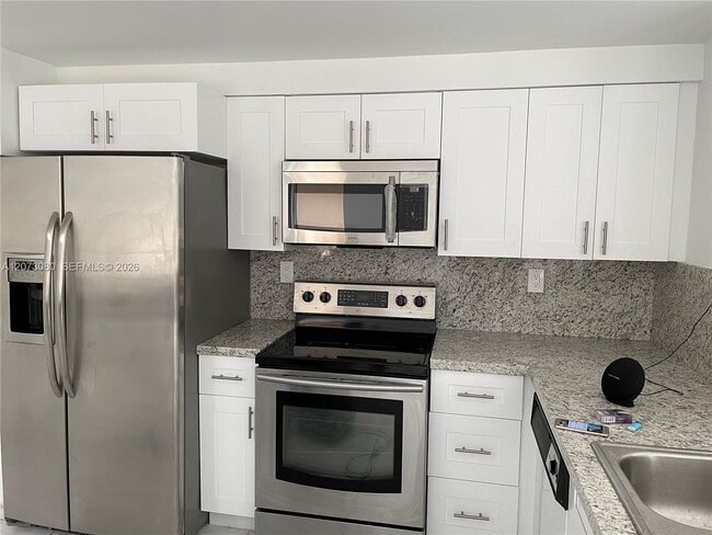 Building Photo - 15870 SW 85th Ln