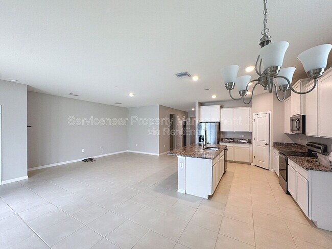 Building Photo - 13542 Golden Lime Ave