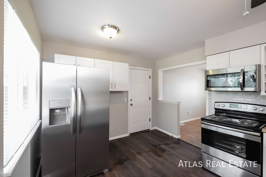 Building Photo - 730 S Oakland St