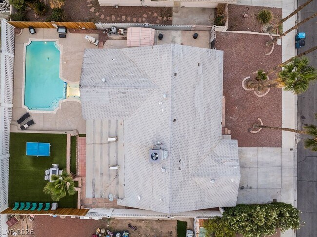 Building Photo - 3992 Chinchilla Ave